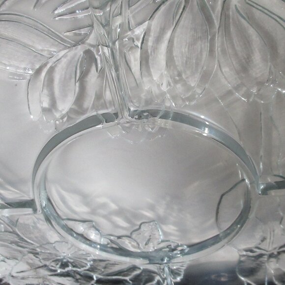 Colony Crafts Round Glass Relish Dish - Picture 5 of 7